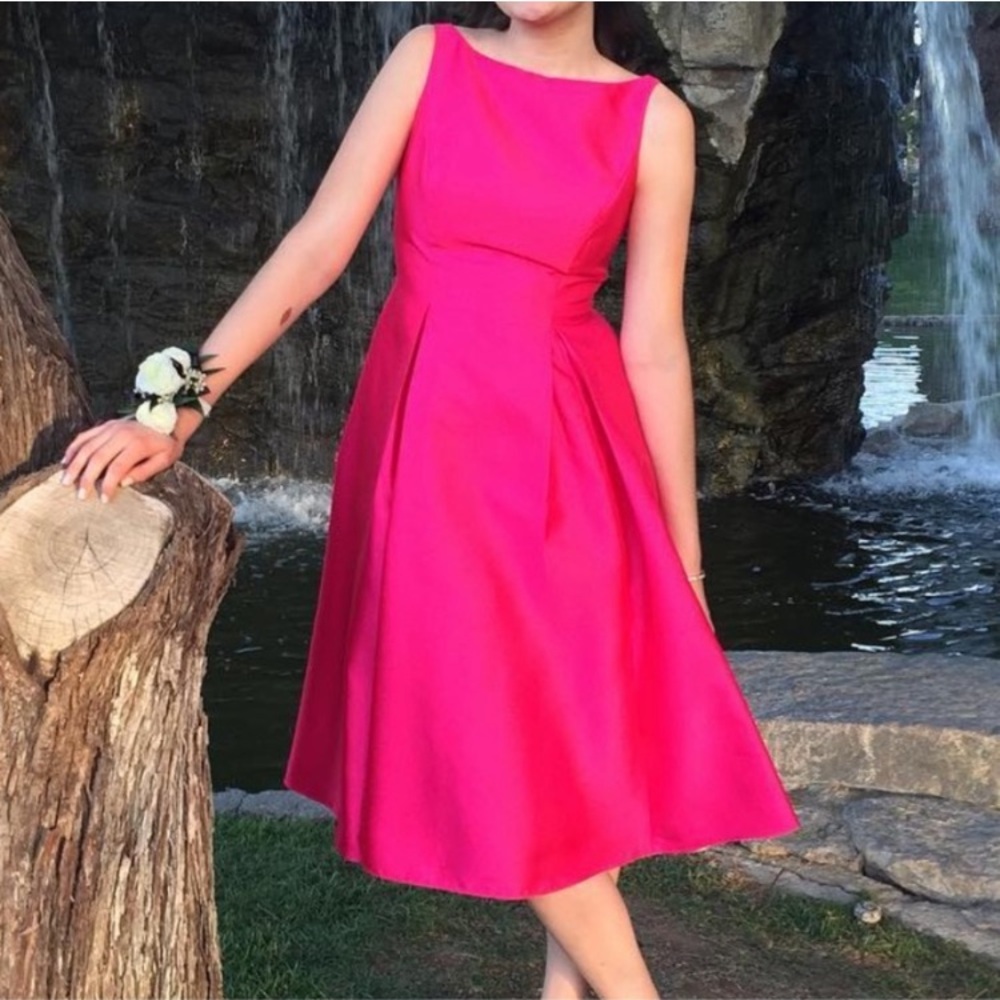 Elegant Pink Sleeveless Dress